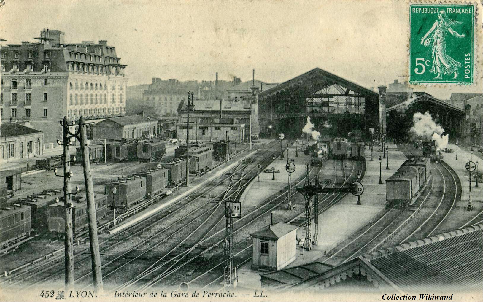 LL_452_-_LYON_-_Interieur_de_la_Gare_de_Perrache.jpg